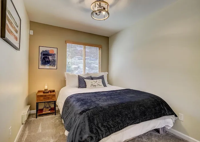 Private Condo Steps From Ski Lift Minutes To Lake